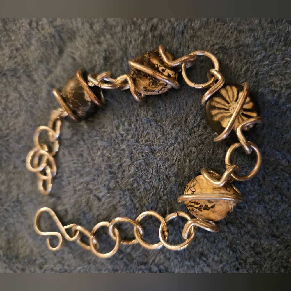 Silvertone Viva Beads Bracelet - Picture 2 of 7